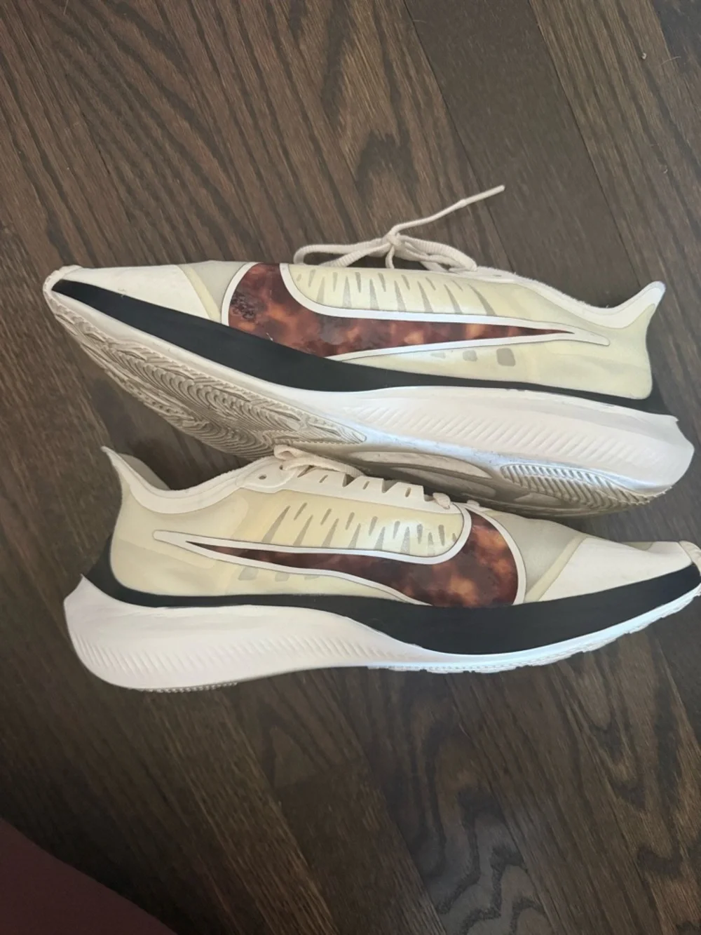Nike Women’s Zoom Gravity Running Shoes in Sail